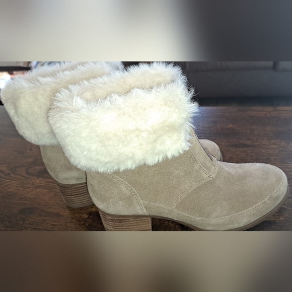 Ladies Koolaburra by Ugg Daianna Faux Fur Booties Brown Ortholite Comfort Size 8 - Picture 2 of 9